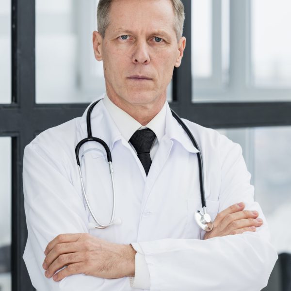 portrait-male-doctor portrait-male-doctor